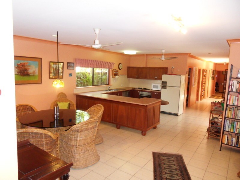 43 Terebra Street, Palm Cove QLD 4879