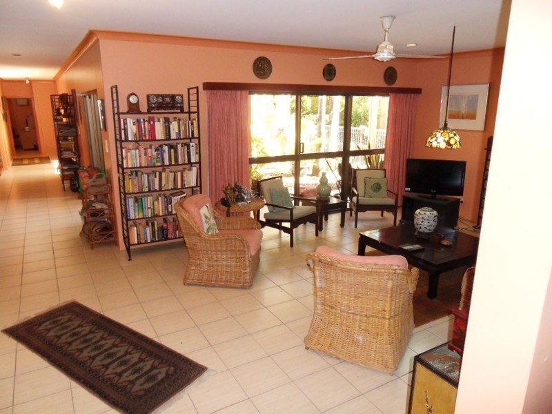 43 Terebra Street, Palm Cove QLD 4879
