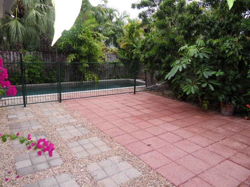 4/75 Cedar Road, Palm Cove QLD 4879