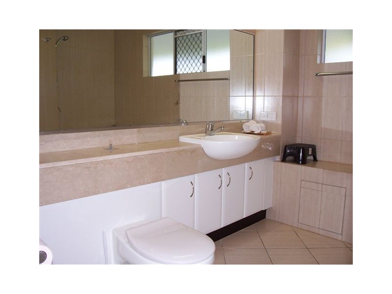 422 Coral Coast Drive, Palm Cove QLD 4879