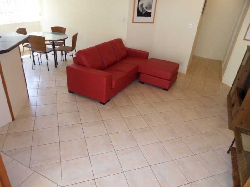 2/30 Oliva Street, Palm Cove QLD 4879