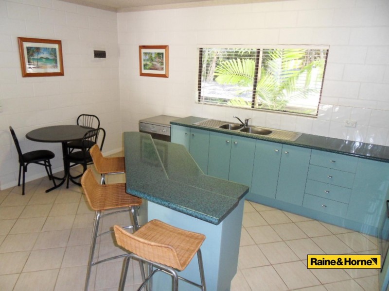 8/21 Cedar Road, Palm Cove QLD 4879