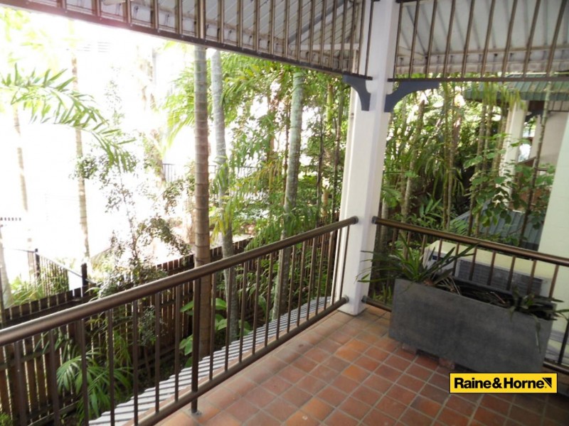 8/21 Cedar Road, Palm Cove QLD 4879