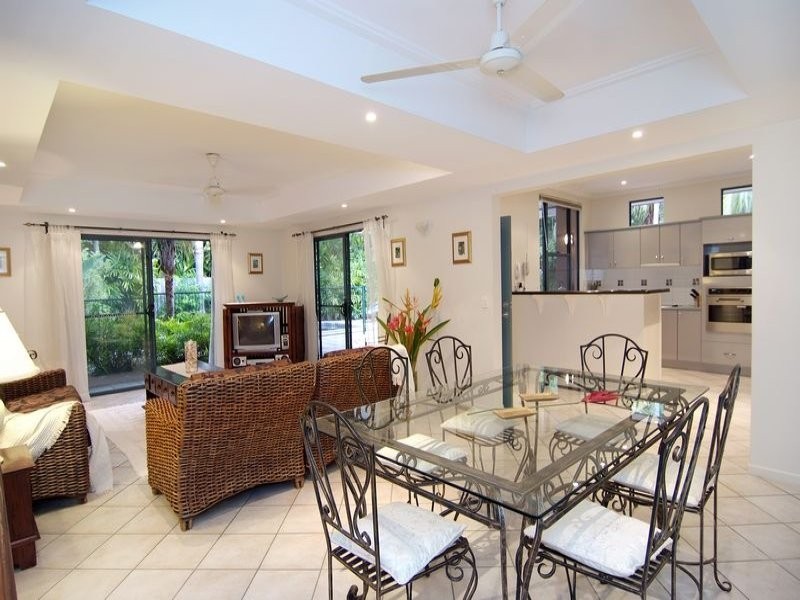 Palm Cove QLD 4879