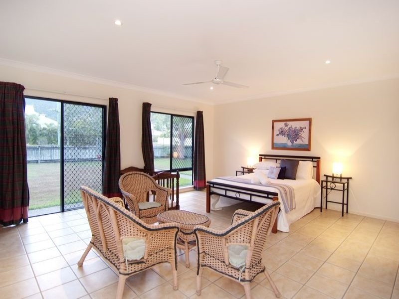Palm Cove QLD 4879