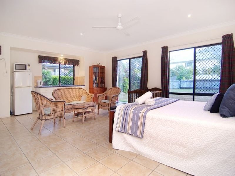 Palm Cove QLD 4879
