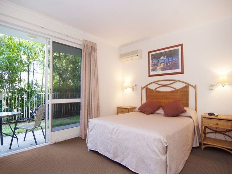 Palm Cove QLD 4879