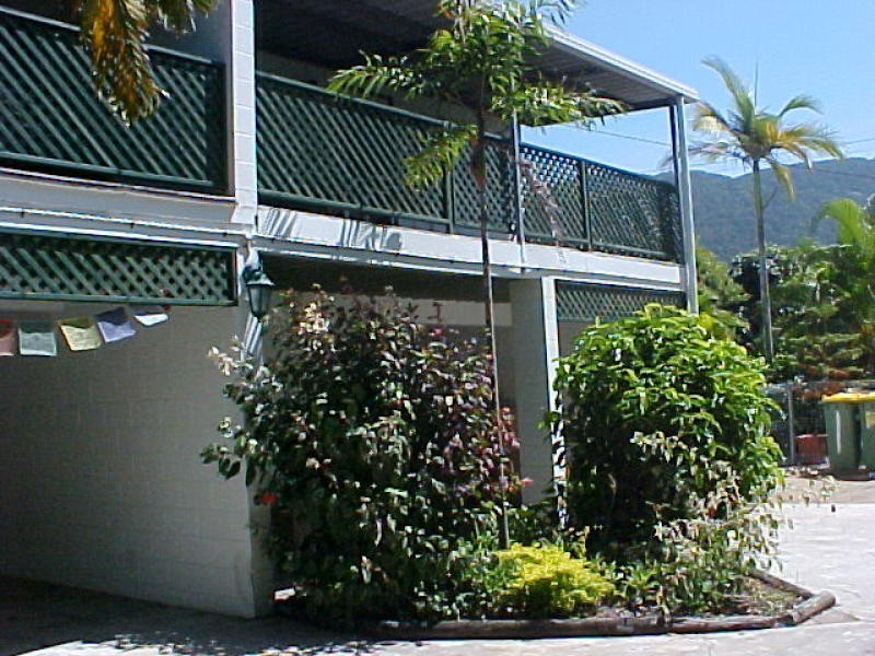 2/20 Amphora Street, Palm Cove QLD 4879