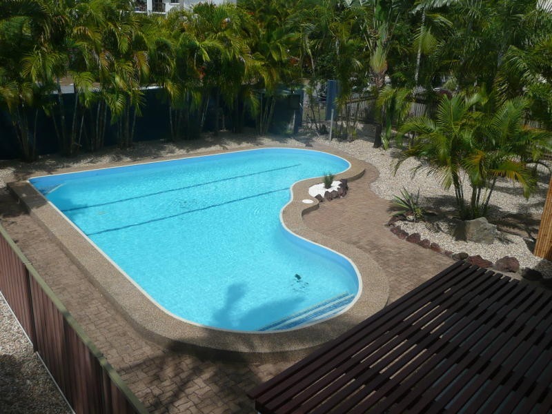 10 Clifton Road, Clifton Beach QLD 4879