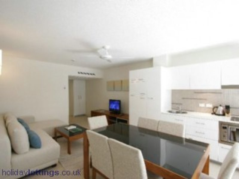 4204 Veivers Road, Palm Cove QLD 4879