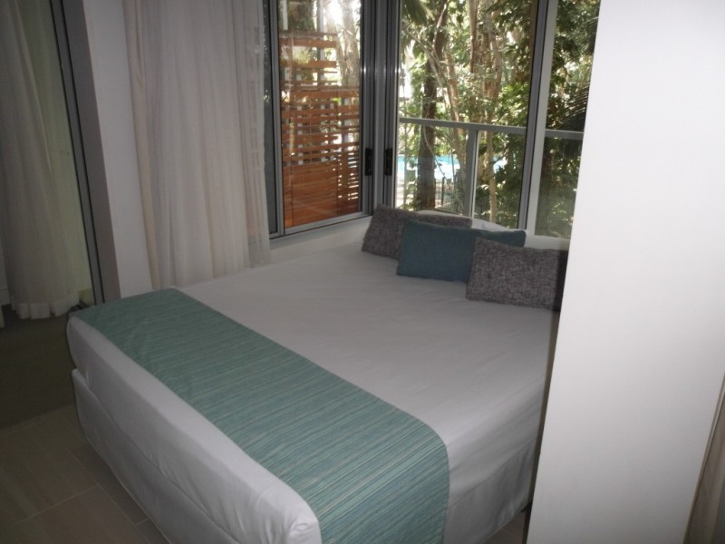 4204 Veivers Road, Palm Cove QLD 4879
