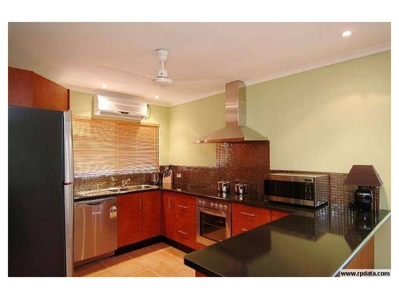 2/5 Bulolo, Trinity Beach QLD 4879