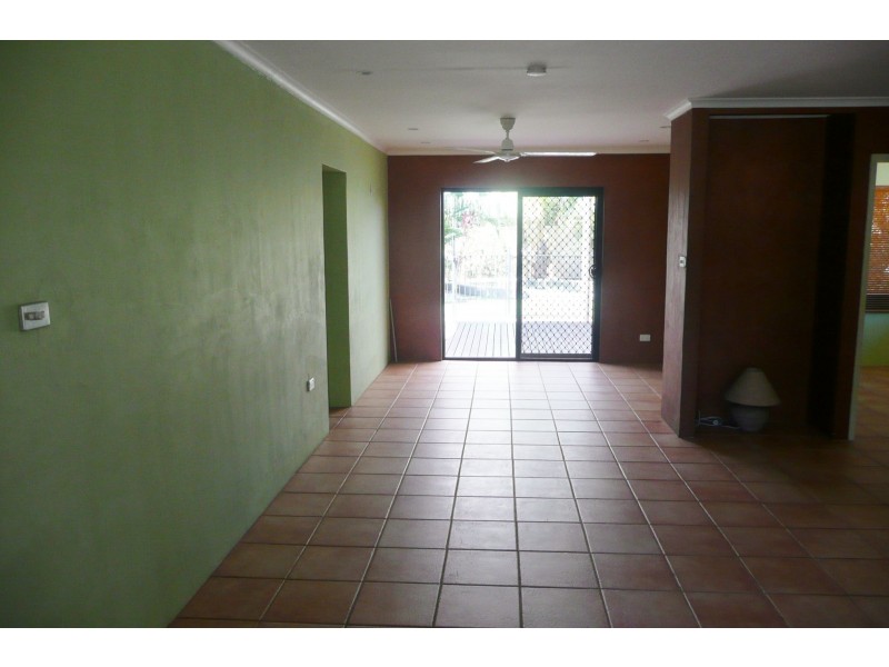 2/5 Bulolo, Trinity Beach QLD 4879