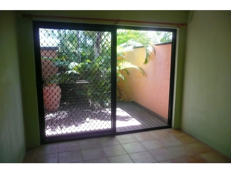 2/5 Bulolo, Trinity Beach QLD 4879