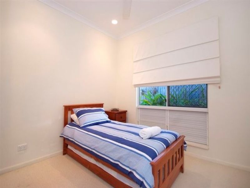 26 Trivia Street, Palm Cove QLD 4879