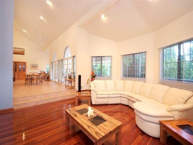 26 Trivia Street, Palm Cove QLD 4879