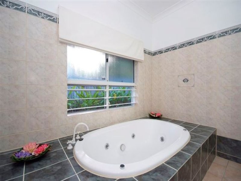 26 Trivia Street, Palm Cove QLD 4879