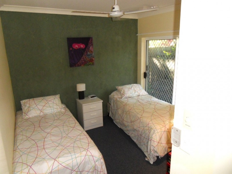 8/24 Warren Street, Palm Cove QLD 4879