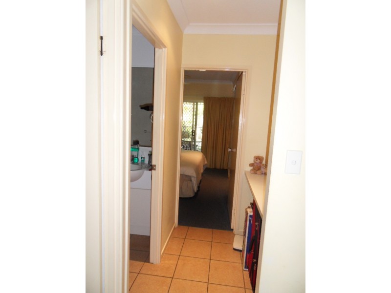 8/24 Warren Street, Palm Cove QLD 4879