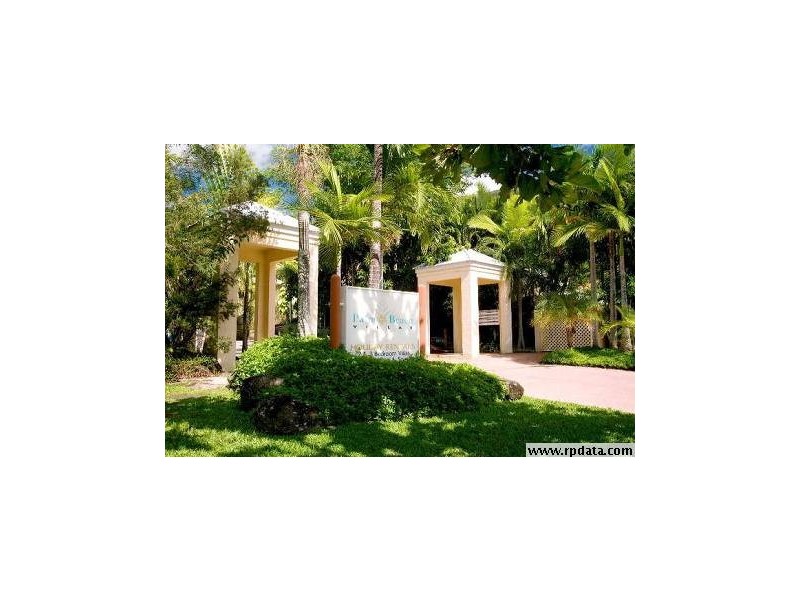 8/24 Warren Street, Palm Cove QLD 4879