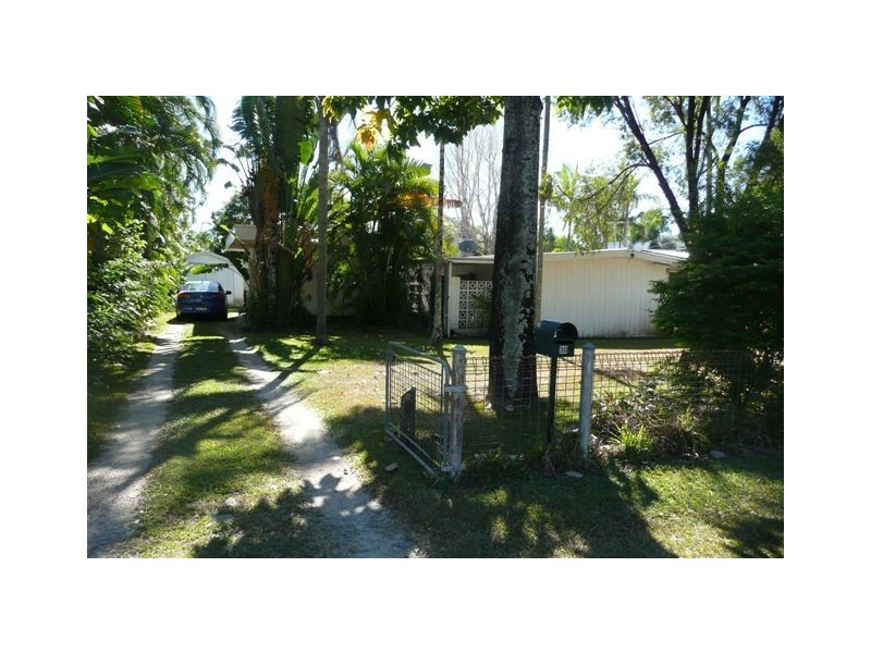 30 Veivers Road, Palm Cove QLD 4879