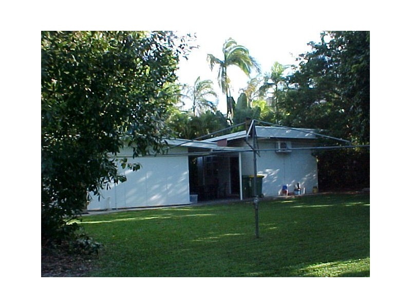 30 Veivers Road, Palm Cove QLD 4879