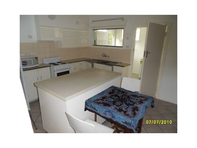 30 Veivers Road, Palm Cove QLD 4879