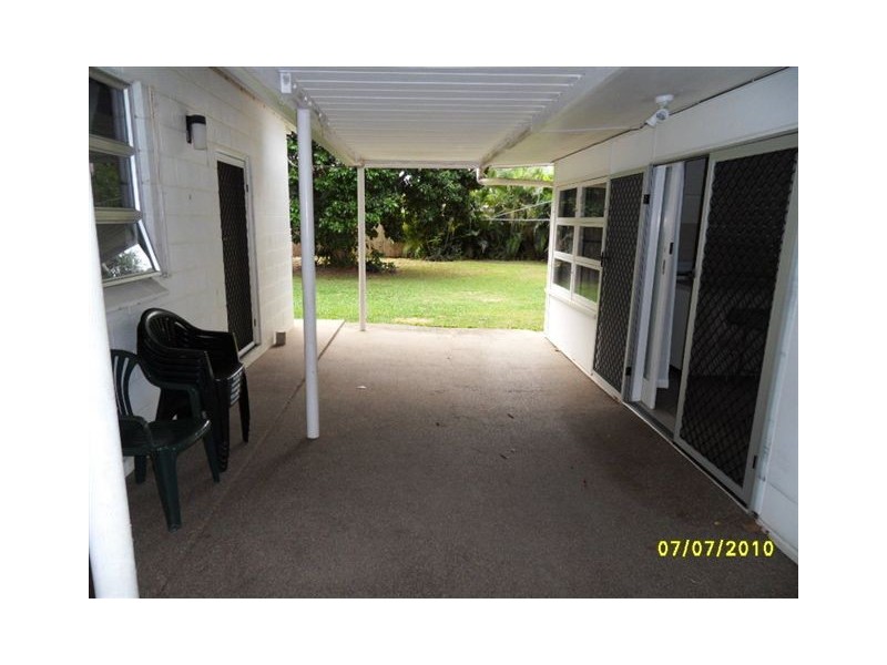 30 Veivers Road, Palm Cove QLD 4879