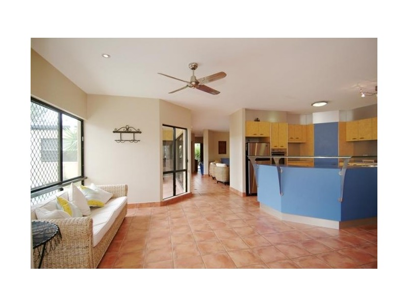 52 Veivers Road, Palm Cove QLD 4879
