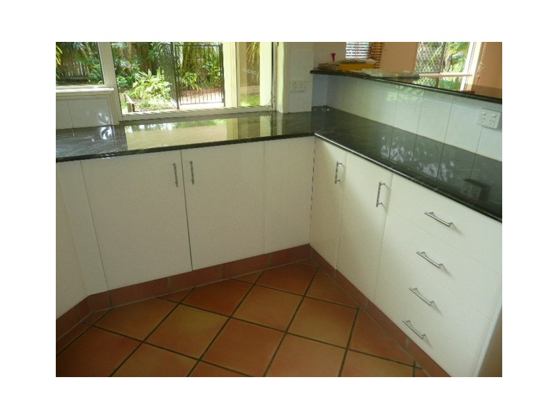 2/31 Oliva St, Palm Cove QLD 4879