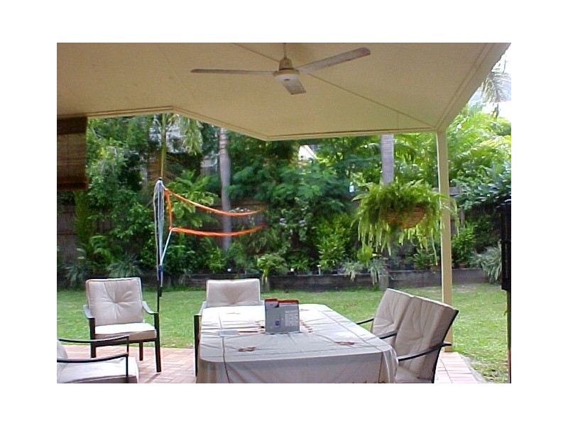 2/31 Oliva St, Palm Cove QLD 4879