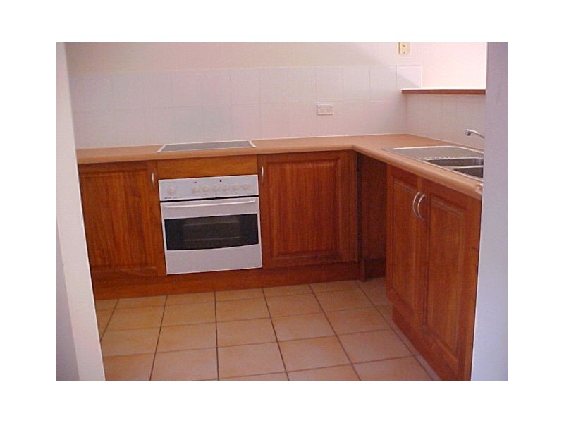 4/7 Harpa St, Palm Cove QLD 4879