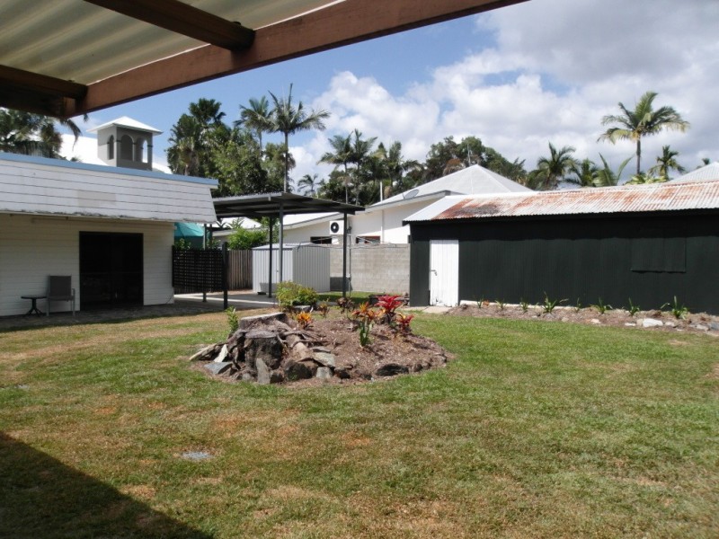 31 Veivers Rd, Palm Cove QLD 4879