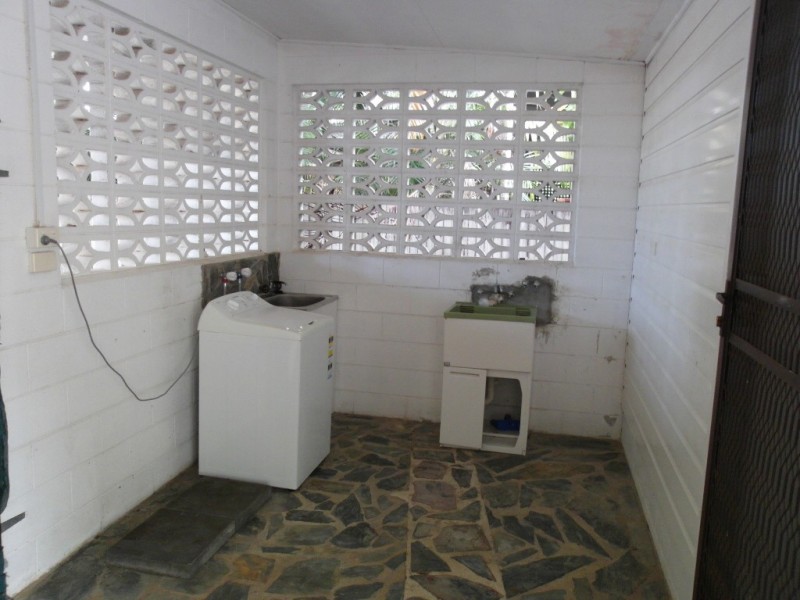 31 Veivers Rd, Palm Cove QLD 4879