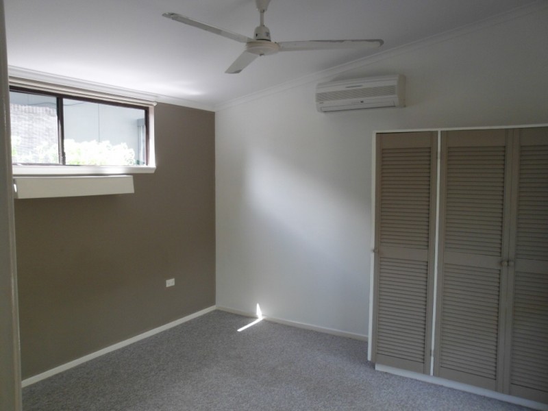 31 Veivers Rd, Palm Cove QLD 4879