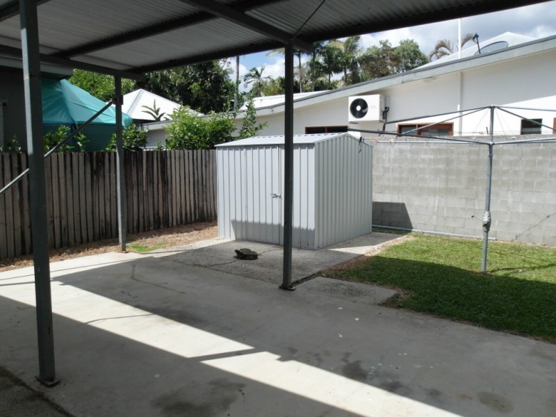 31 Veivers Rd, Palm Cove QLD 4879