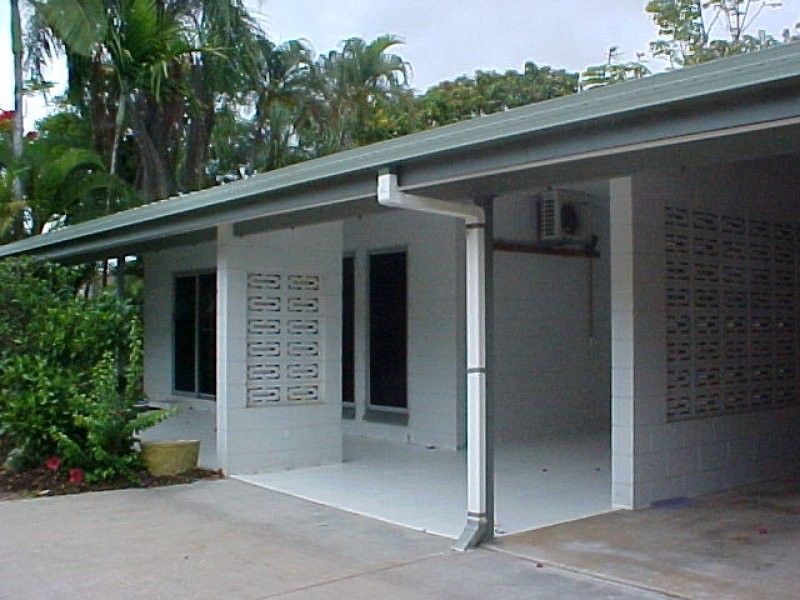 1/5 Thais St, Palm Cove QLD 4879