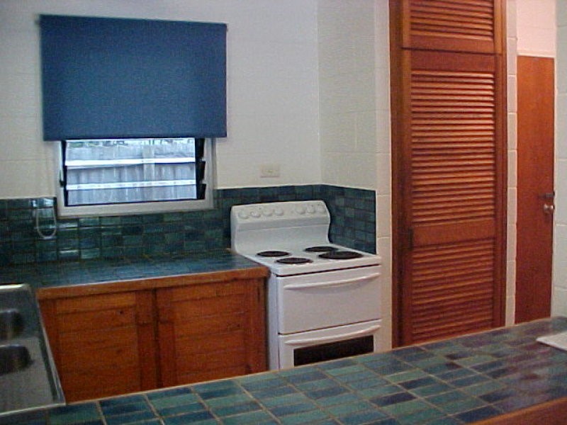 1/5 Thais St, Palm Cove QLD 4879