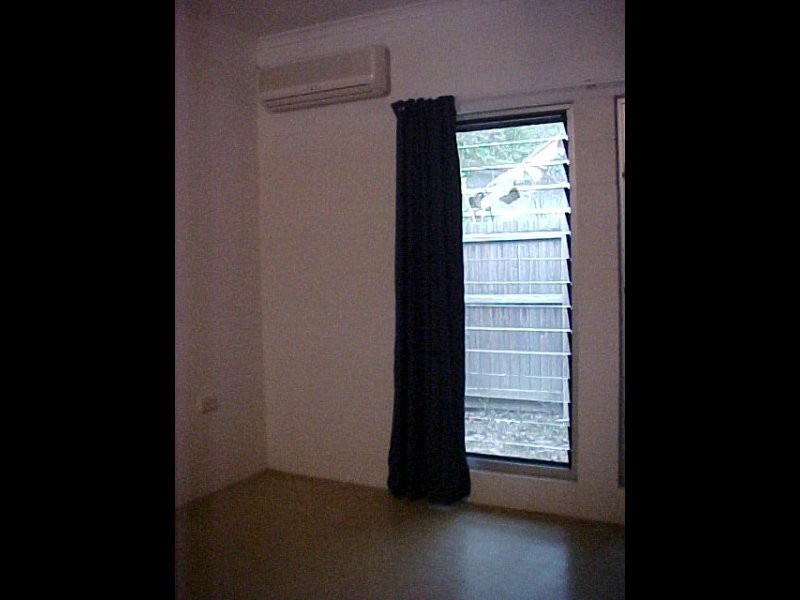 1/5 Thais St, Palm Cove QLD 4879