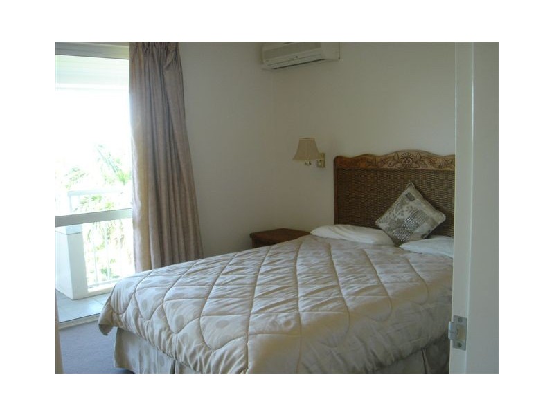 422 Coral Coast Drive, Palm Cove QLD 4879