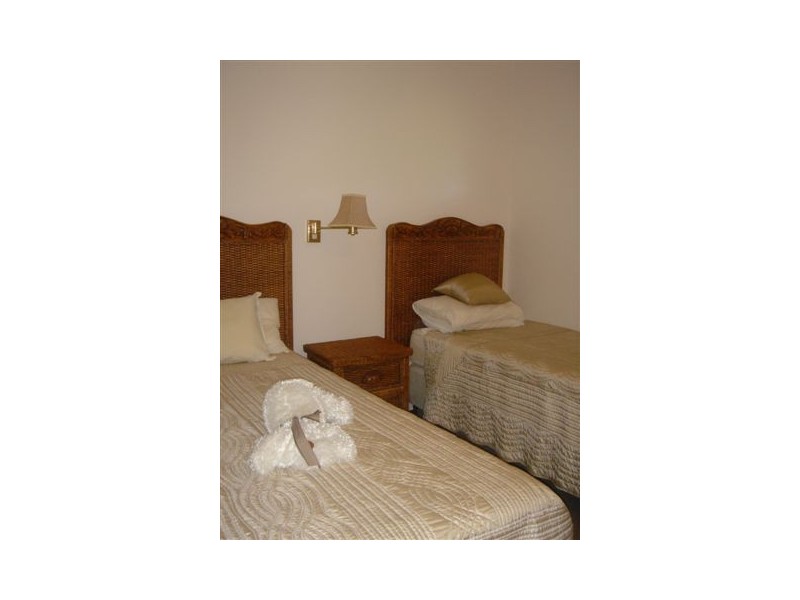 422 Coral Coast Drive, Palm Cove QLD 4879