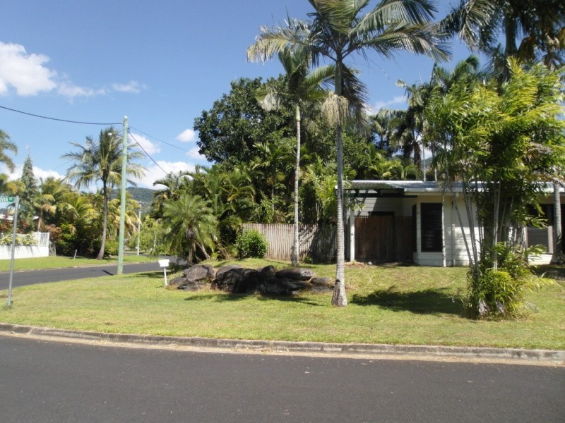 33 Thais St, Palm Cove QLD 4879