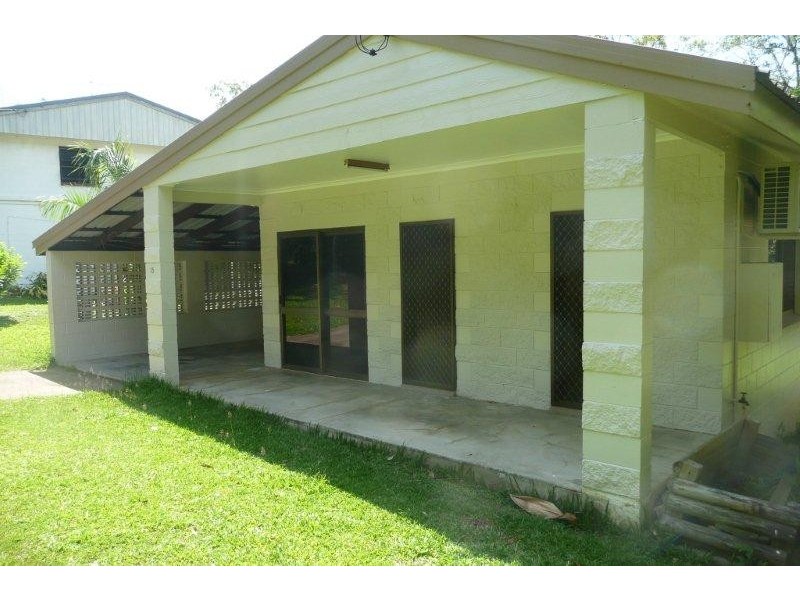 15 Buchan St, Palm Cove QLD 4879