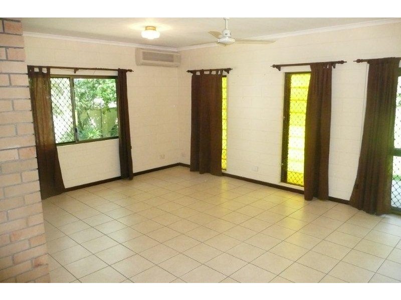 15 Buchan St, Palm Cove QLD 4879