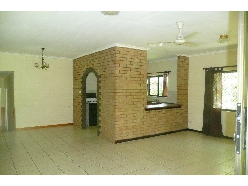 15 Buchan St, Palm Cove QLD 4879