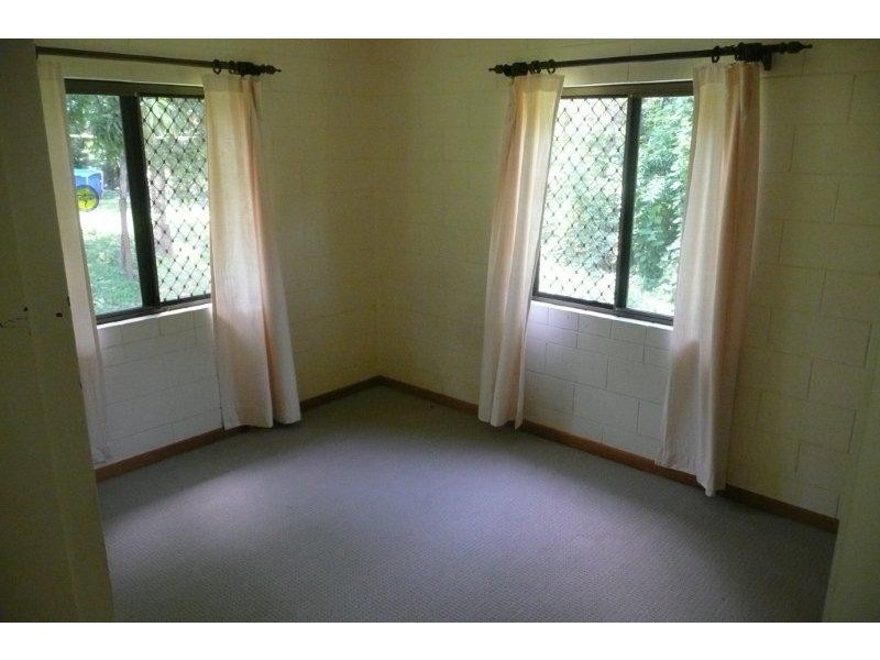 15 Buchan St, Palm Cove QLD 4879