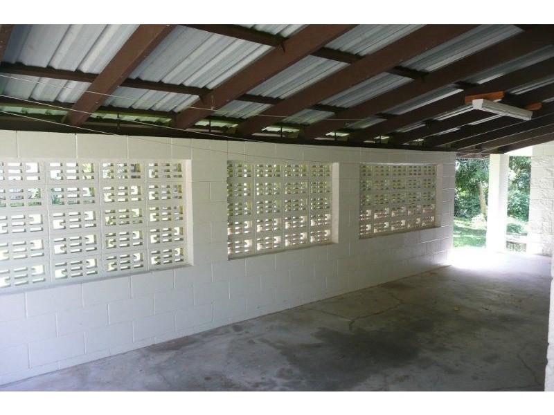 15 Buchan St, Palm Cove QLD 4879