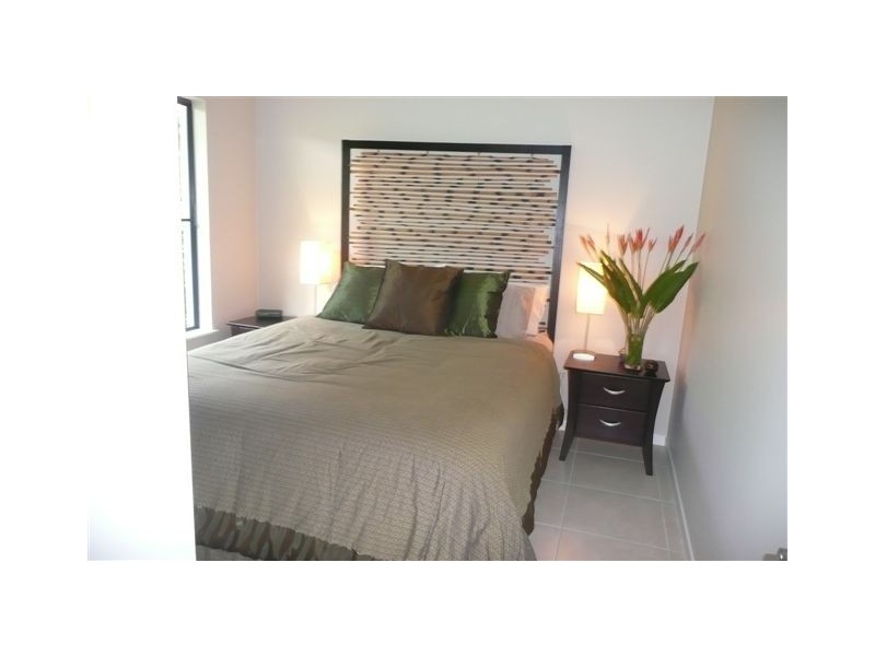 4 Retreat Close, Palm Cove QLD 4879