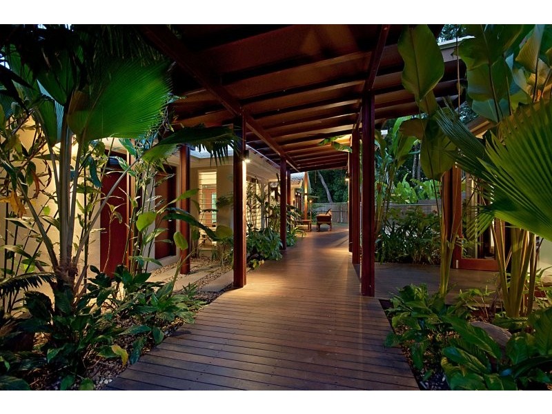 Palm Cove QLD 4879
