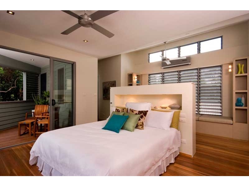 4 Muller St, Palm Cove QLD 4879
